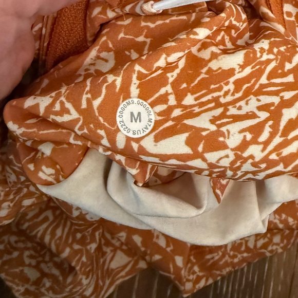 Lululemon men’s pool short 7” - Picture 9 of 10